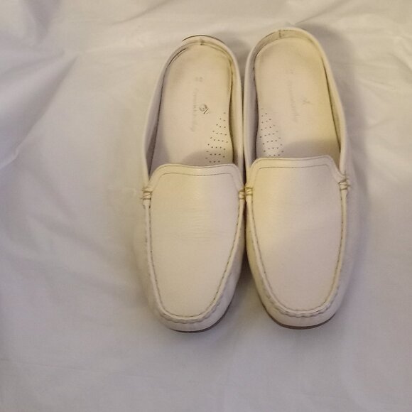 Greenwich Village shoes slip on loaf flat open in the back cream color size 40. - Picture 5 of 7